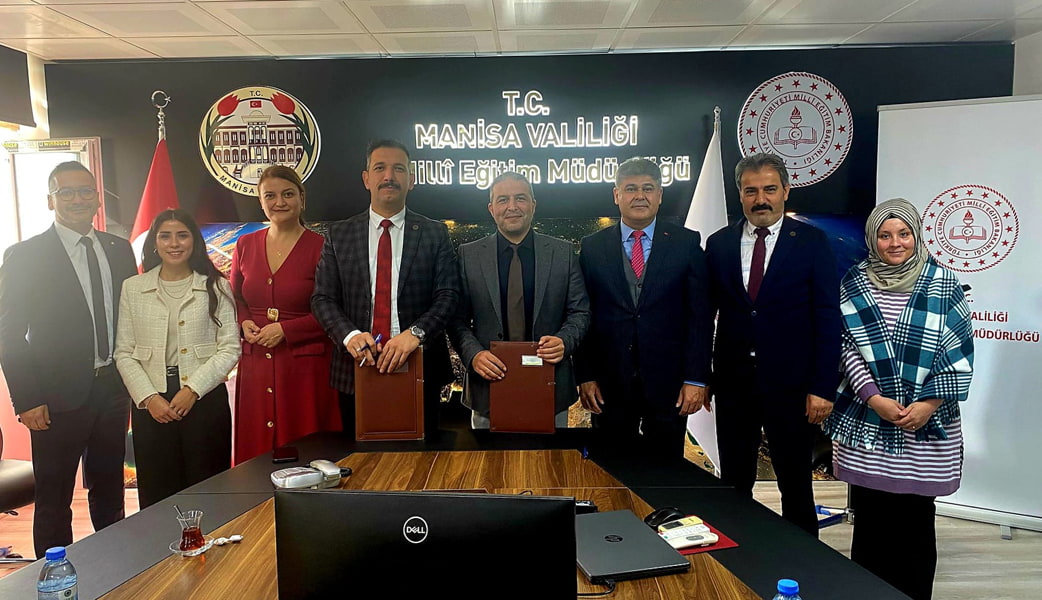 Sanipak Mesleğim Benim Geleceğim Projesi  Manisa İl Milli Eğitim Müdürlüğü İş Birliği ile Sürüyor