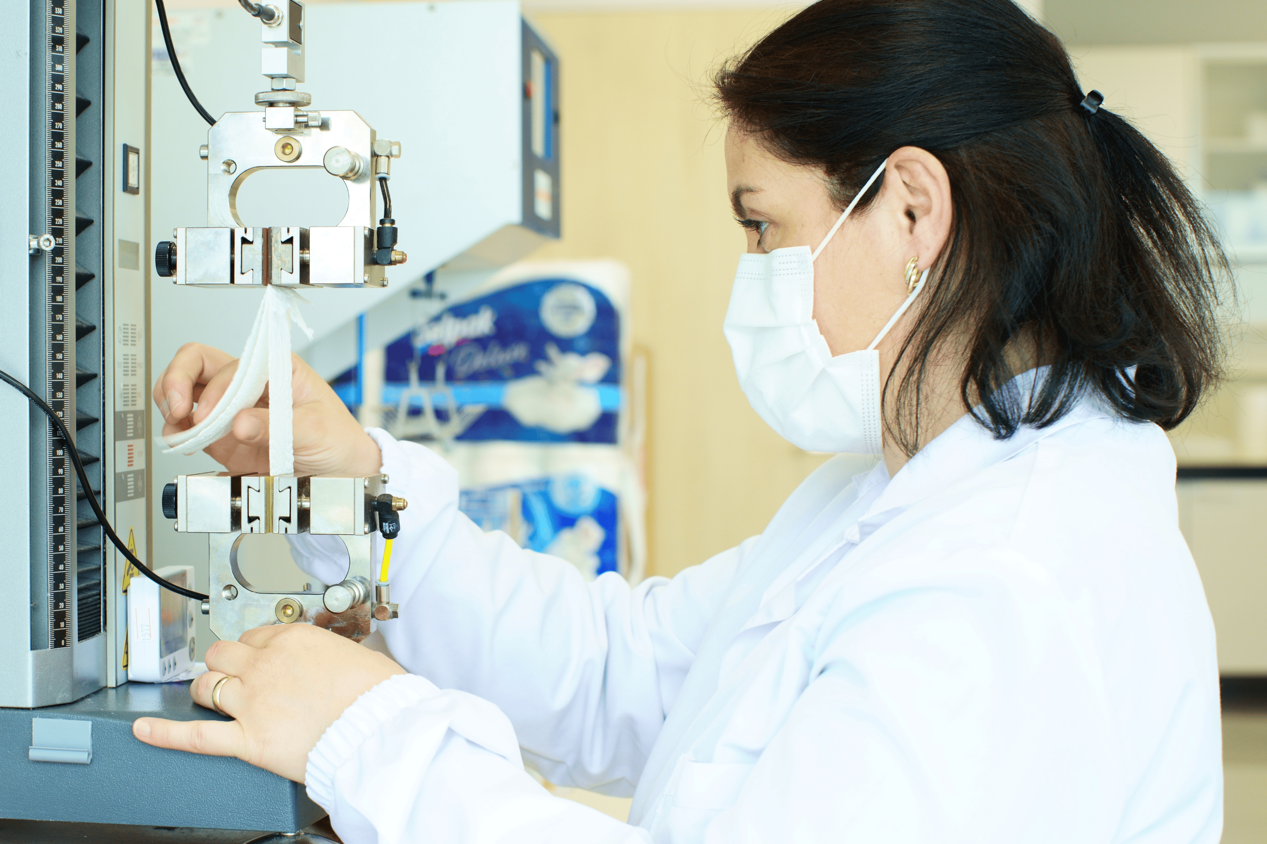 Sağlıklı Yaşam için<br />
<span class="color-sea-blue first">Sınırları Aşıyoruz</span>